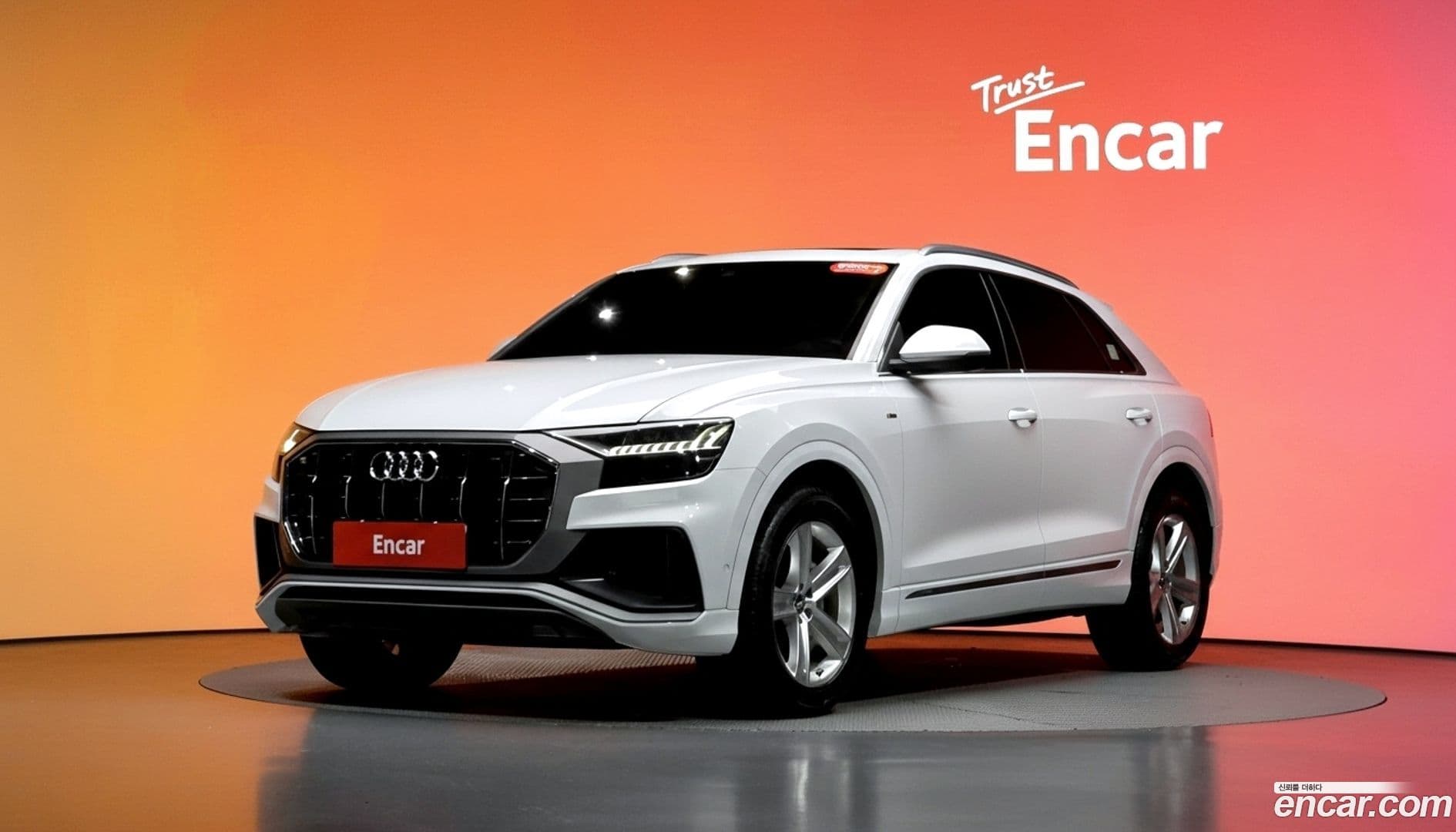 Main__Slider__Photo:Q8 Audi 2021.5-0