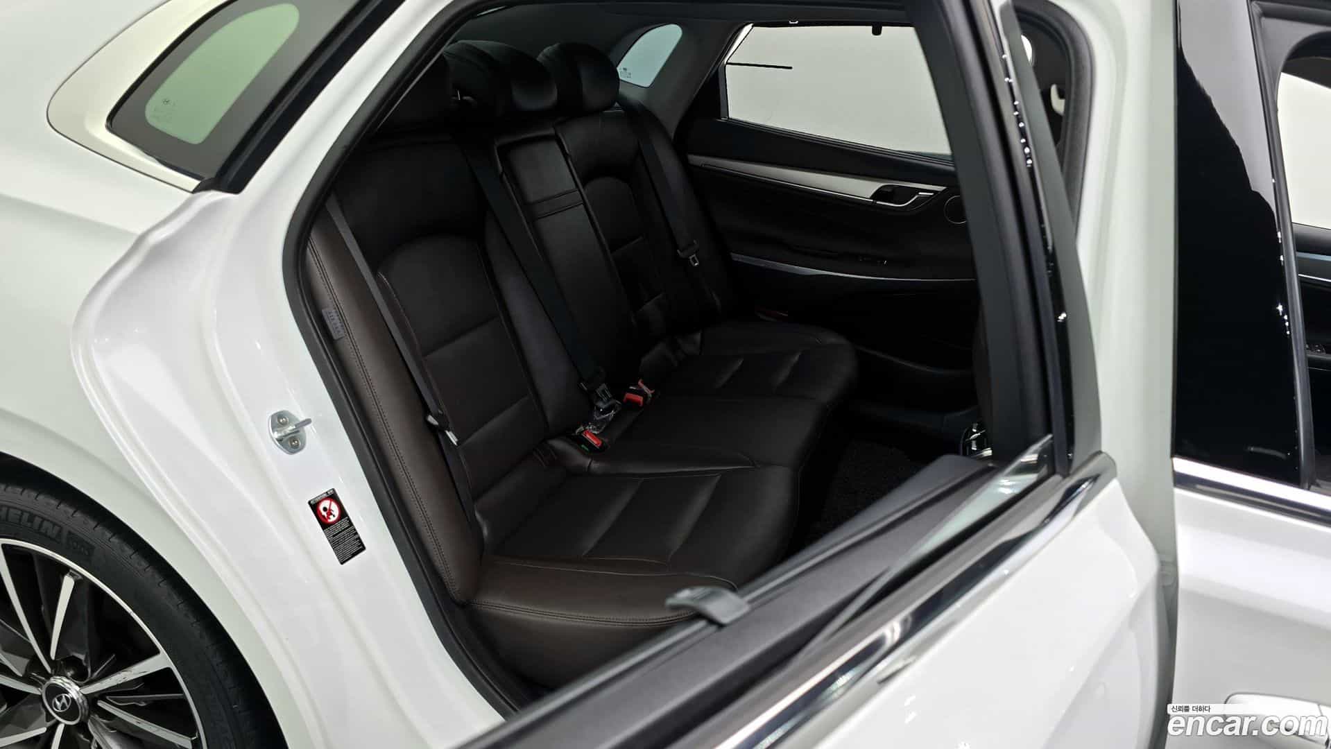 Grandeur Hyundai 2020.1-OPTION-016