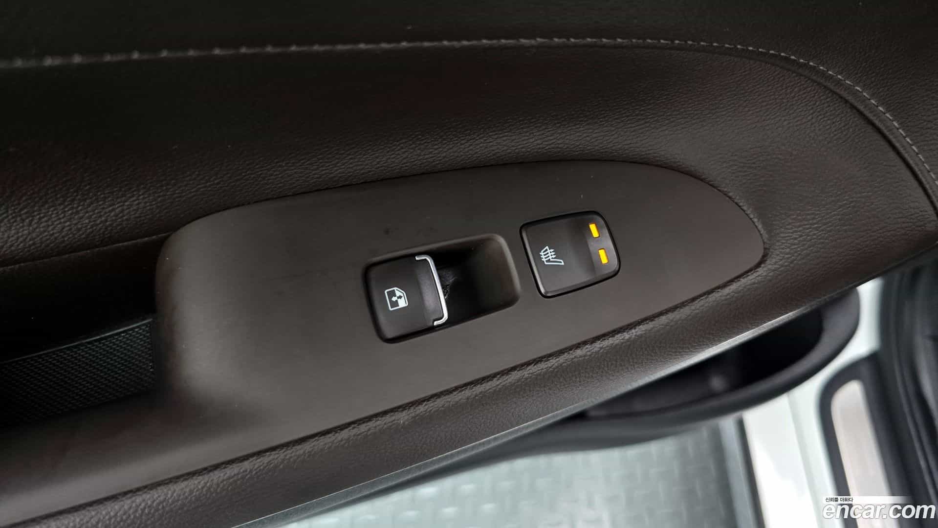 Grandeur Hyundai 2020.1-OPTION-023