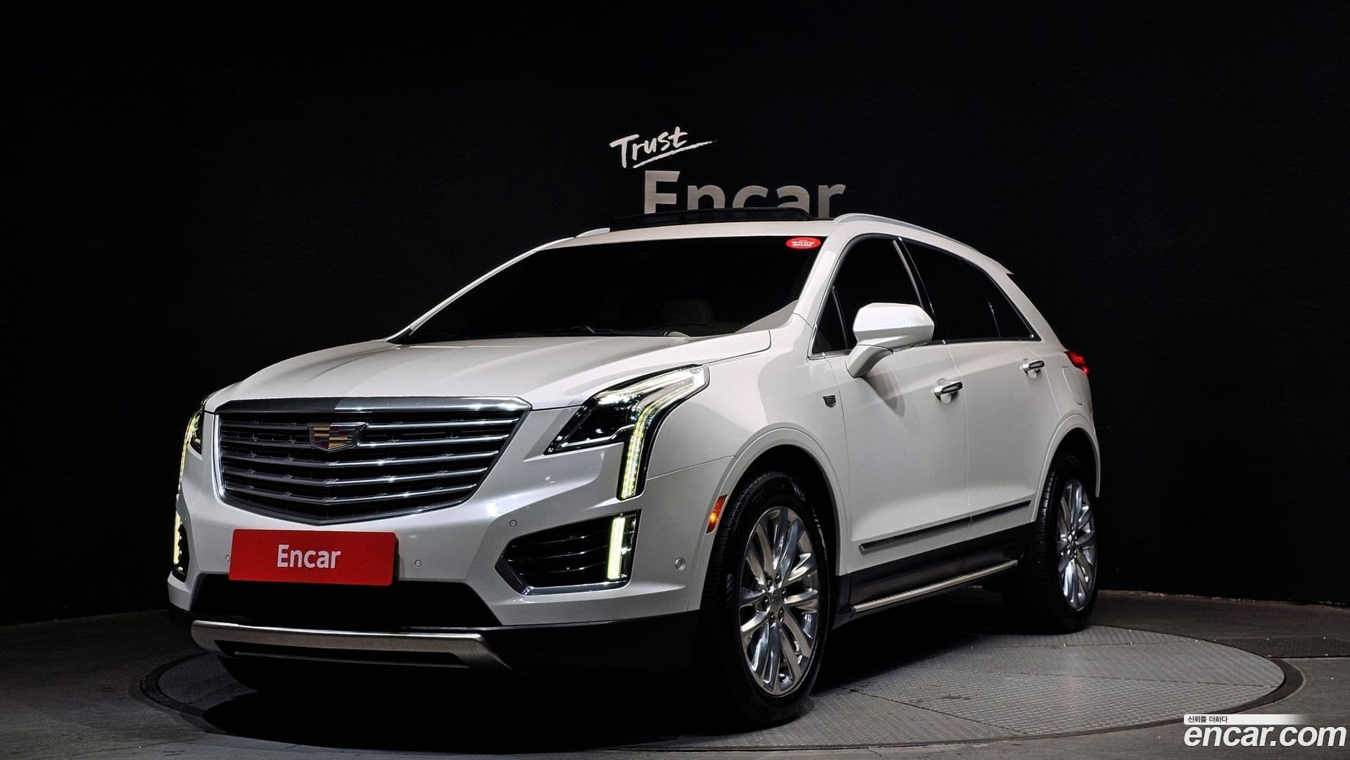 Main__Slider__Photo:XT5 Cadillac 2019.3-0