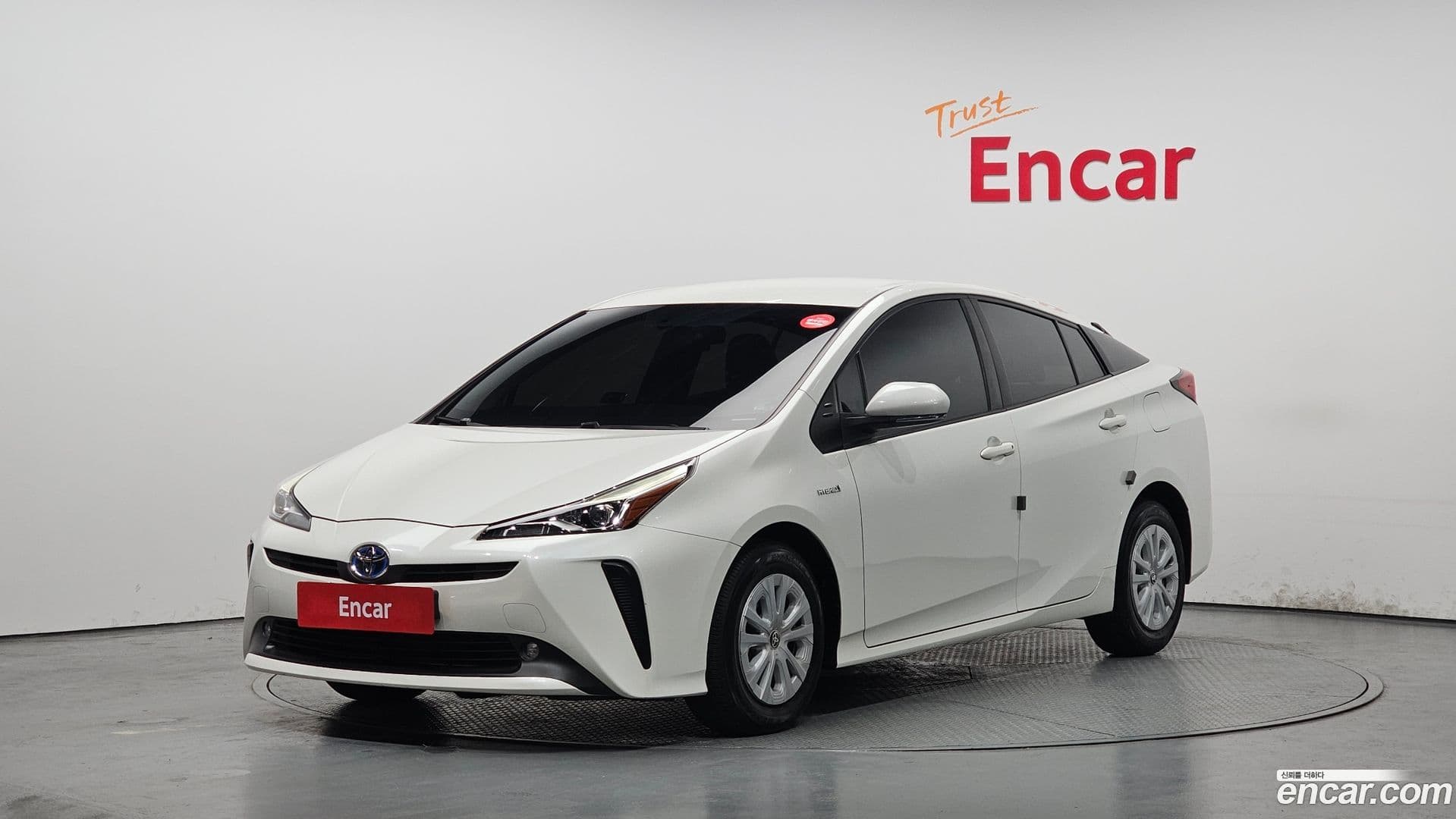 Main__Slider__Photo:Prius Toyota 2019.9-0