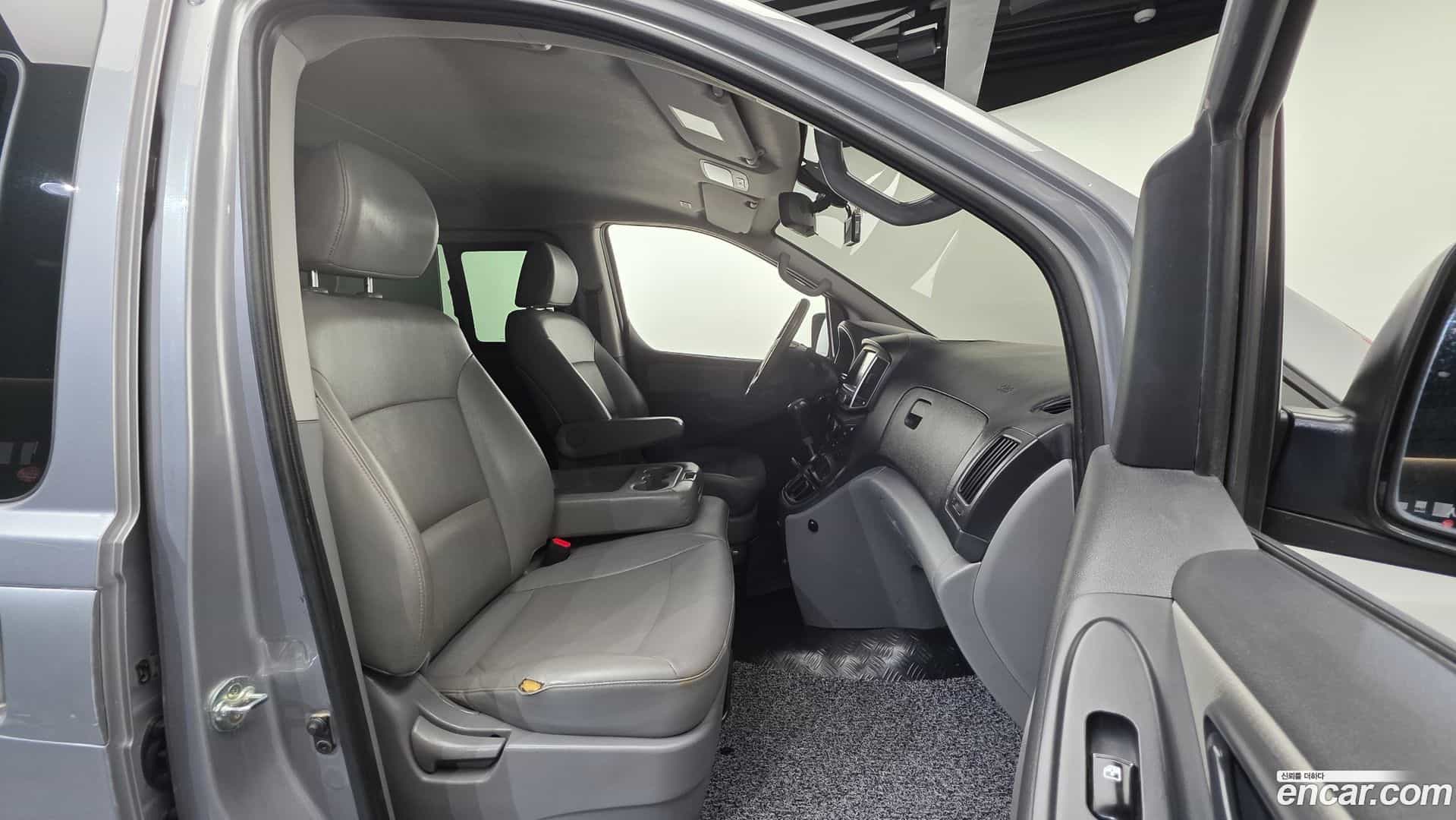 Starex Hyundai 2020.11-INNER-010