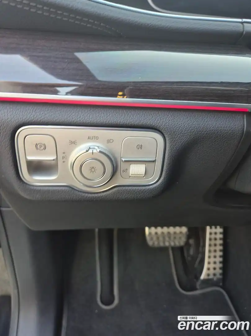 GLE-Class Mercedes-Benz 2021.4-INNER-007