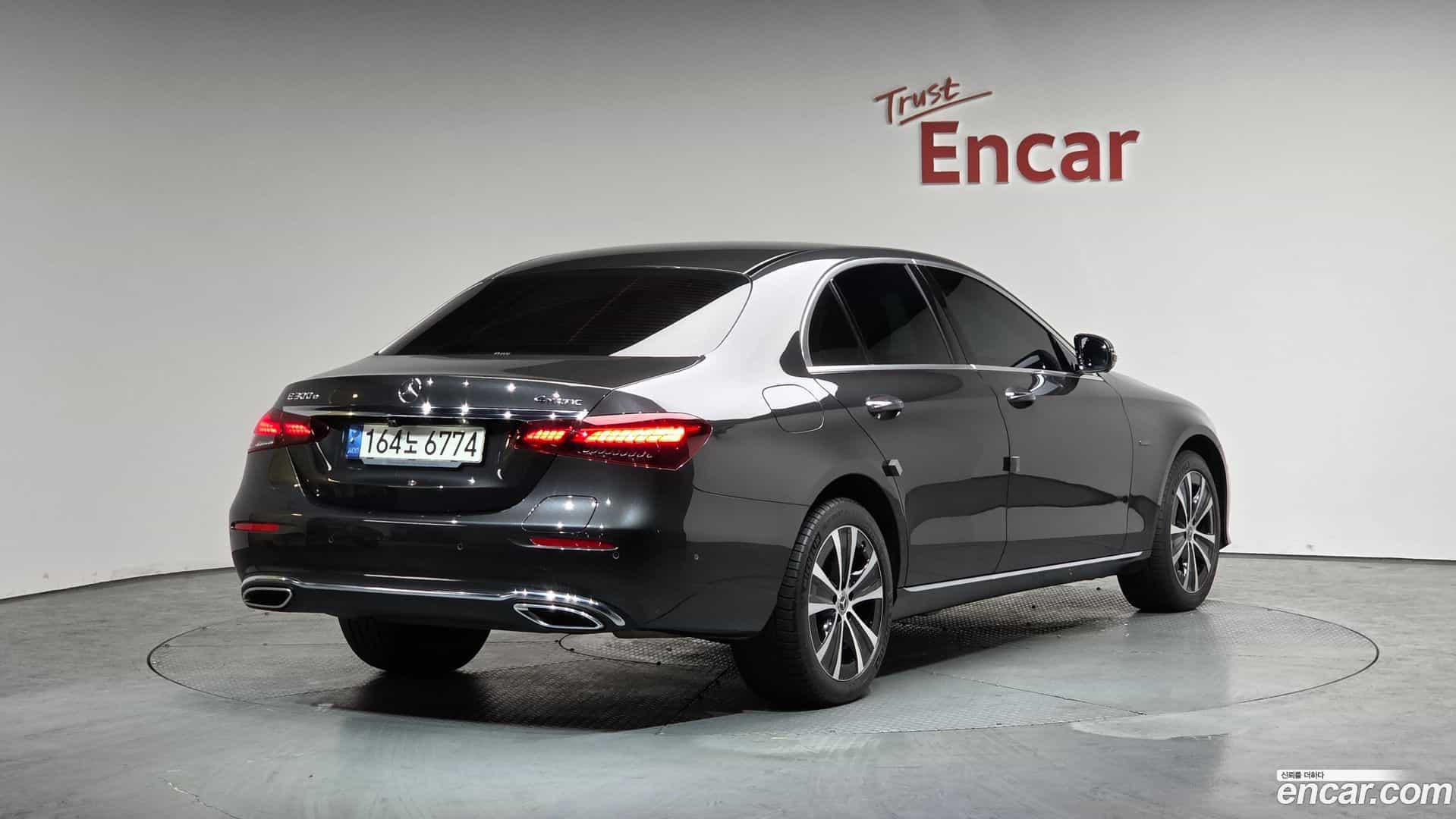 E-Class Mercedes-Benz 2021.4-OUTER-002