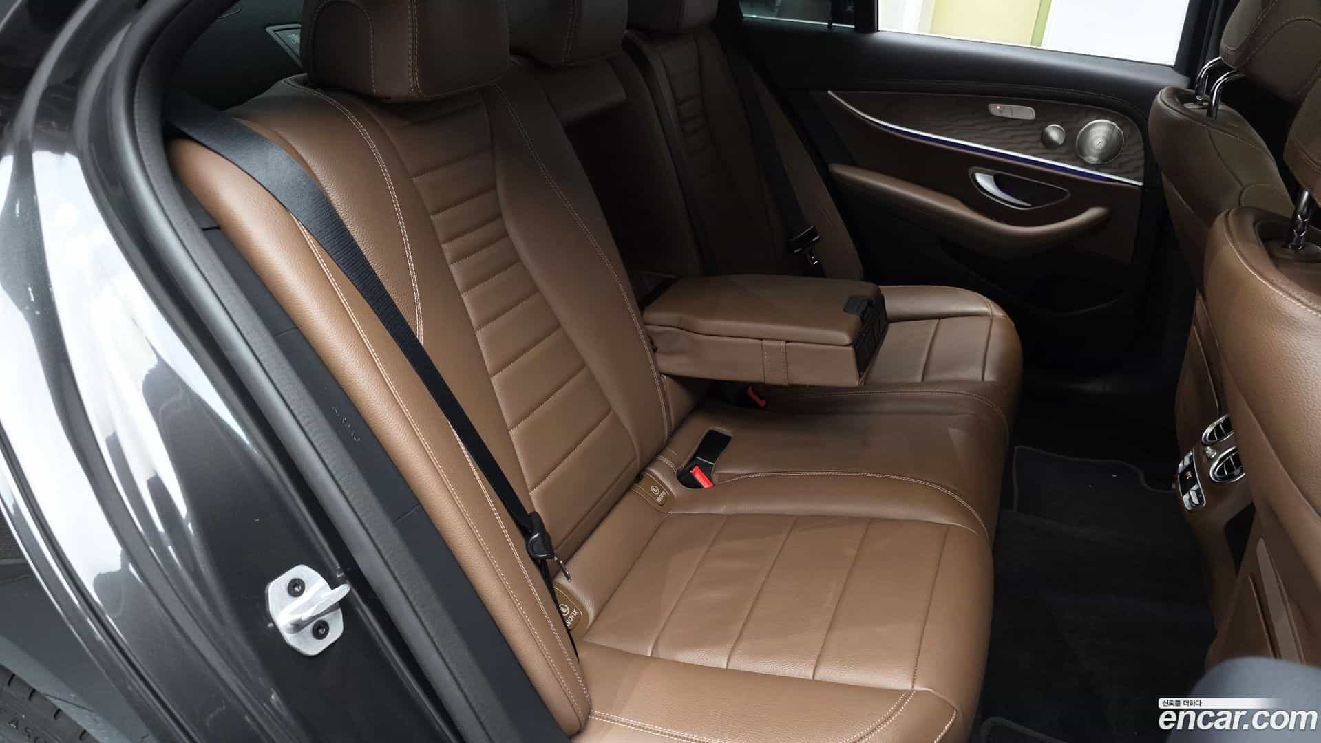 E-Class Mercedes-Benz 2021.4-OPTION-016