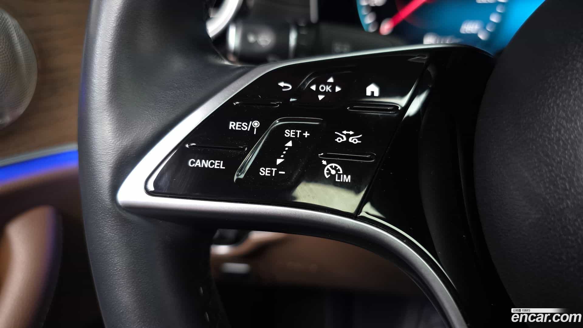 E-Class Mercedes-Benz 2021.4-OPTION-022