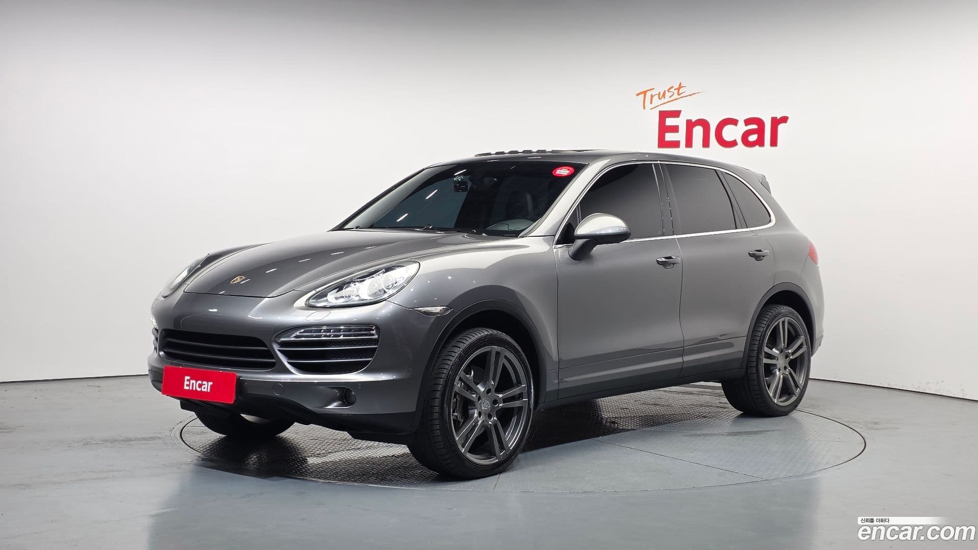 Main__Slider__Photo:Cayenne Porsche 2010.6-0