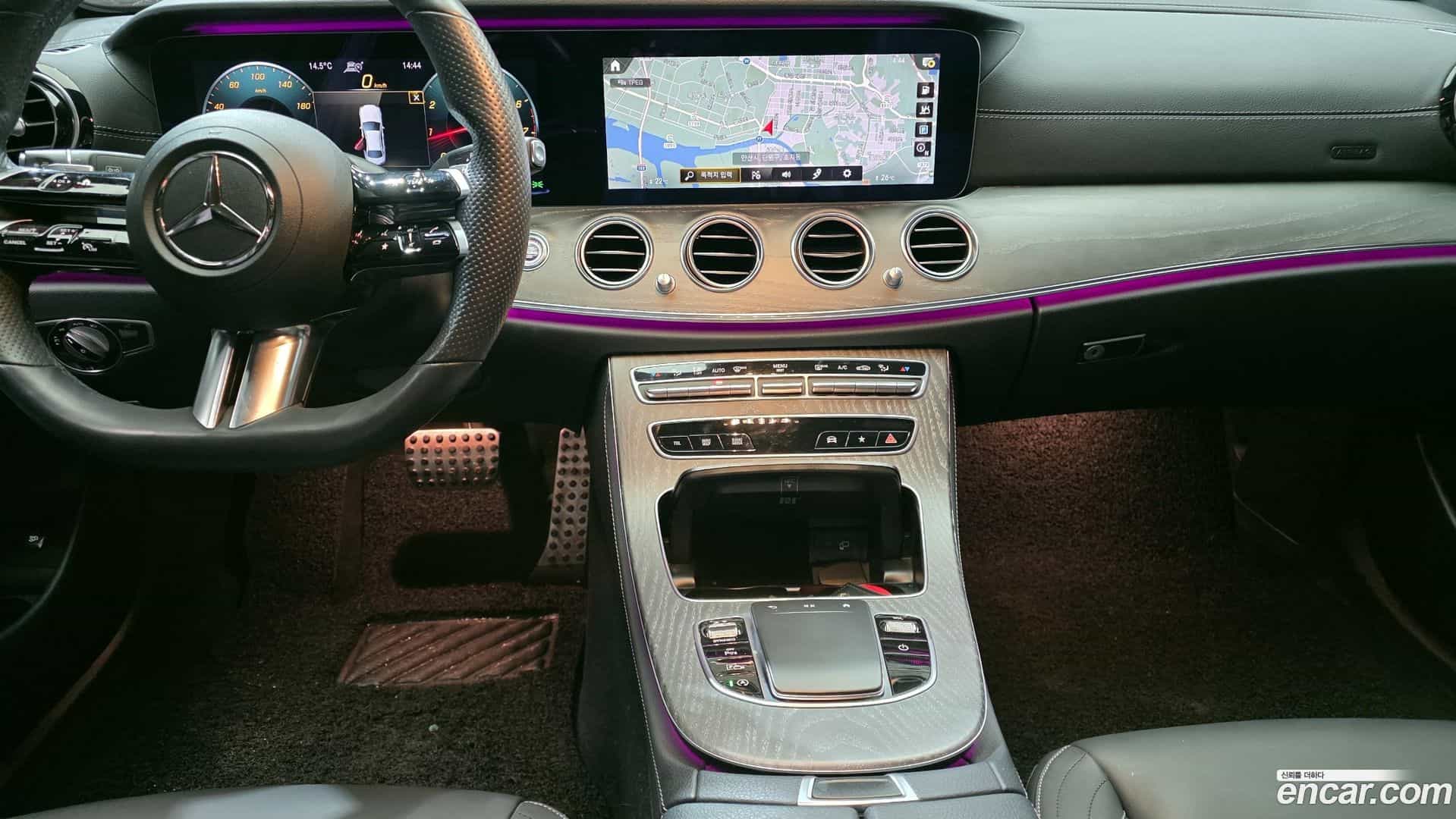 E-Class Mercedes-Benz 2021.1-OPTION-023