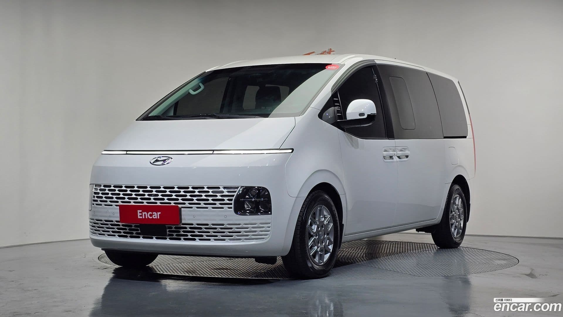 Main__Slider__Photo:Staria Hyundai 2021.7-0