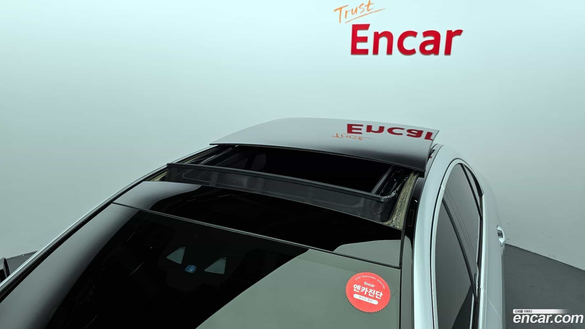 E-Class Mercedes-Benz 2020.11-OPTION-024