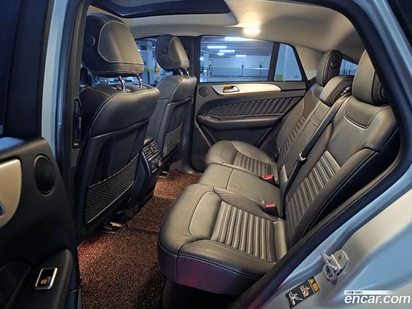 GLE-Class Mercedes-Benz 2018.2-INNER-008