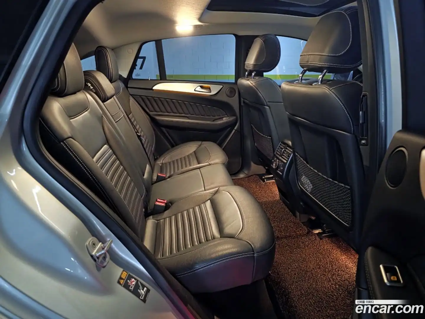 GLE-Class Mercedes-Benz 2018.2-INNER-009