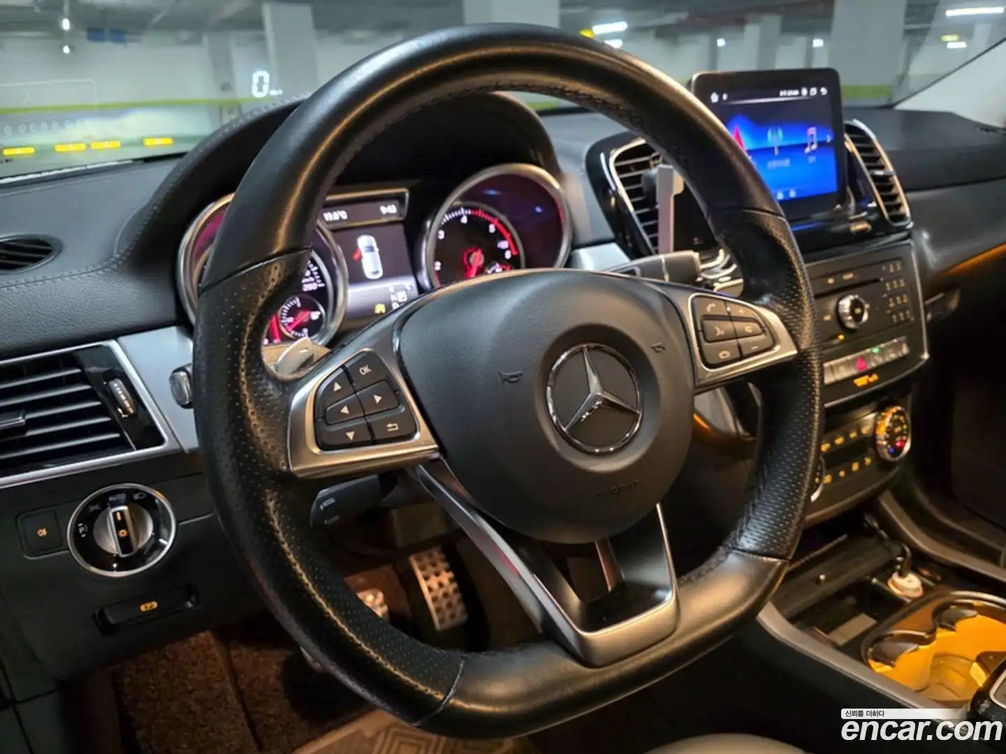 GLE-Class Mercedes-Benz 2018.2-OPTION-022
