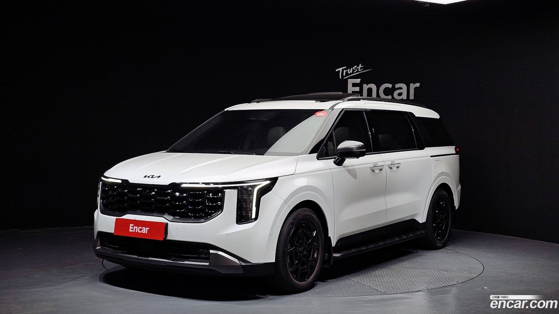 Main__Slider__Photo:Canival Kia 2026.2-0