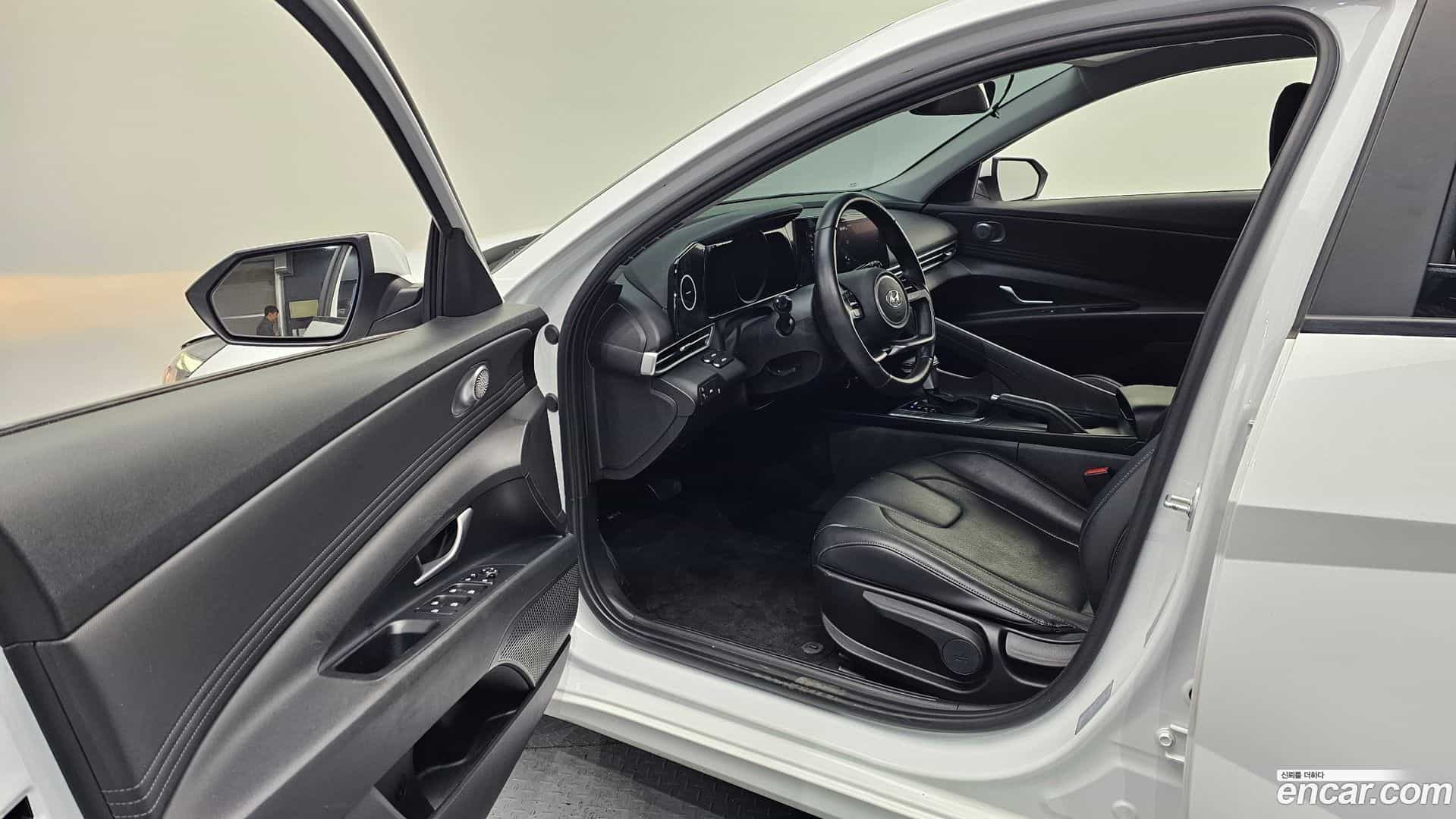 AVANTE Hyundai 2021.11-INNER-010