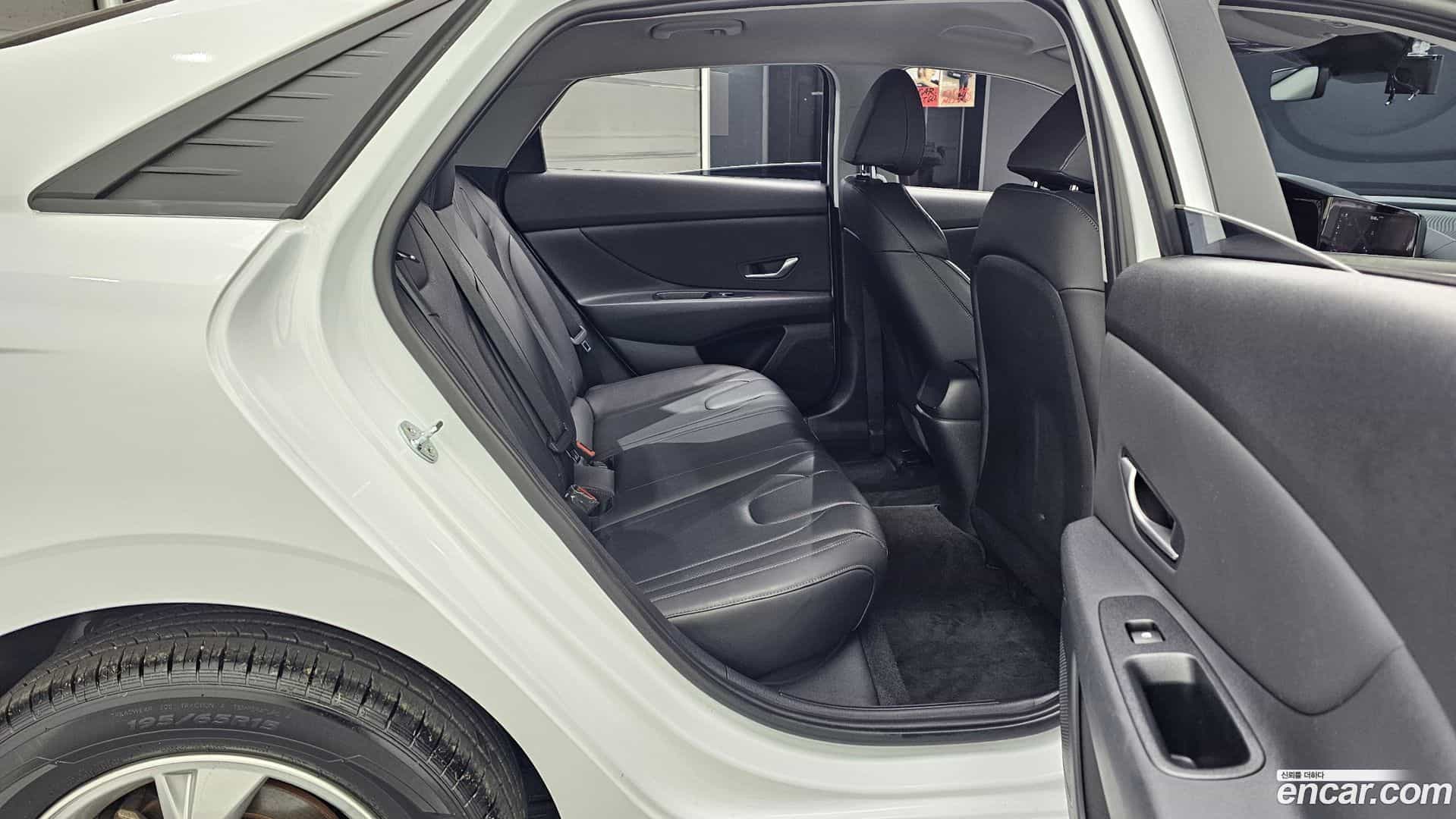 AVANTE Hyundai 2021.11-OPTION-016