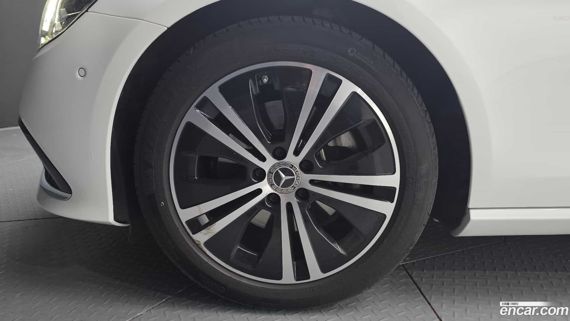 E-Class Mercedes-Benz 2021.0-OUTER-005