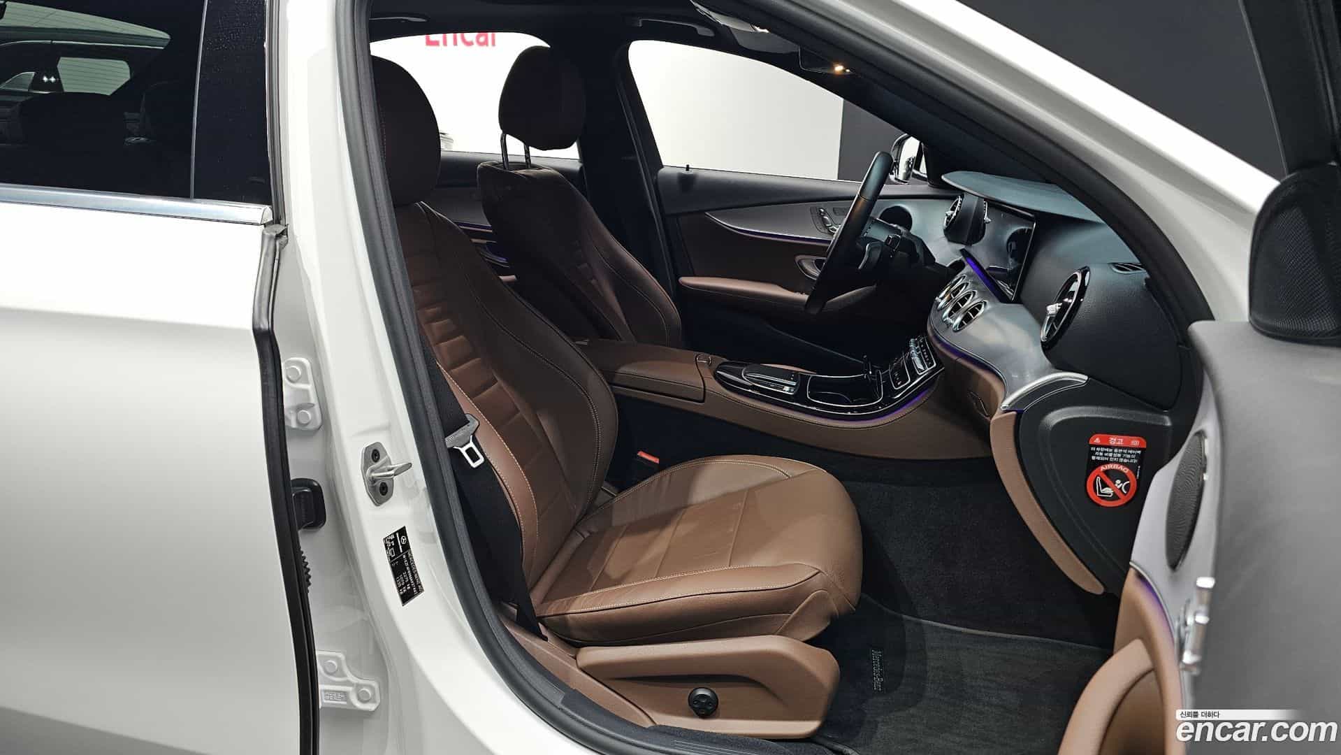 E-Class Mercedes-Benz 2021.0-INNER-010