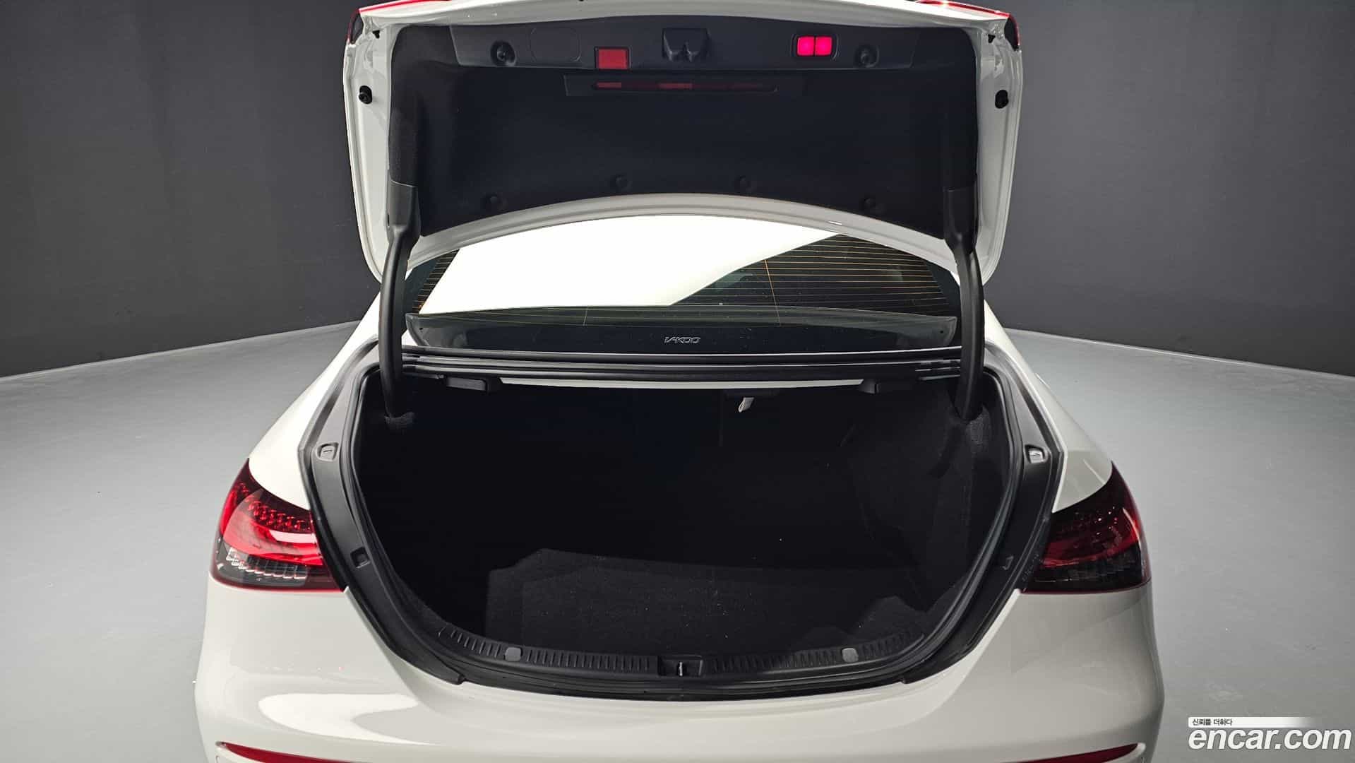 E-Class Mercedes-Benz 2021.0-OPTION-024