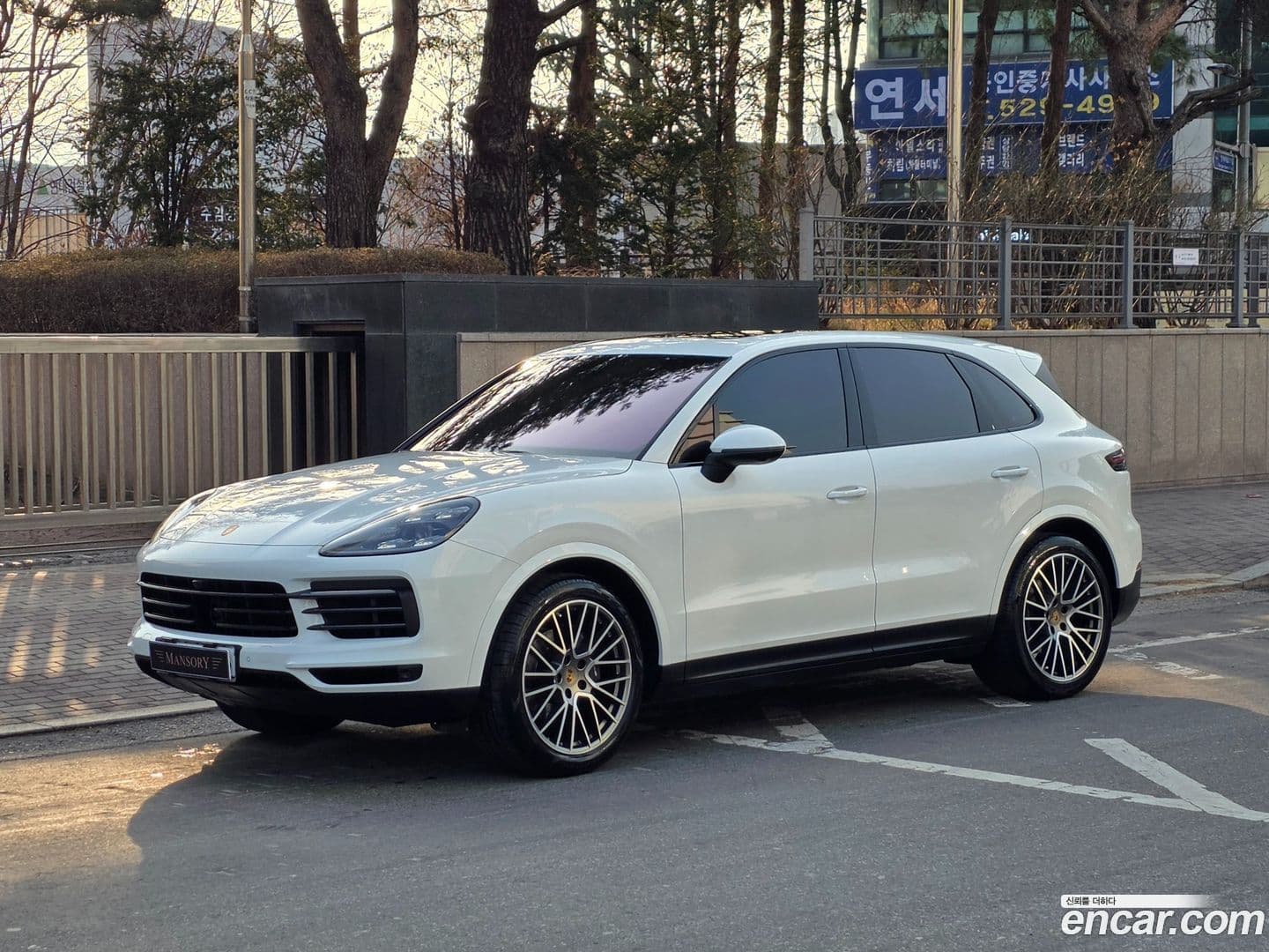Main__Slider__Photo:Cayenne Porsche 2022.7-0