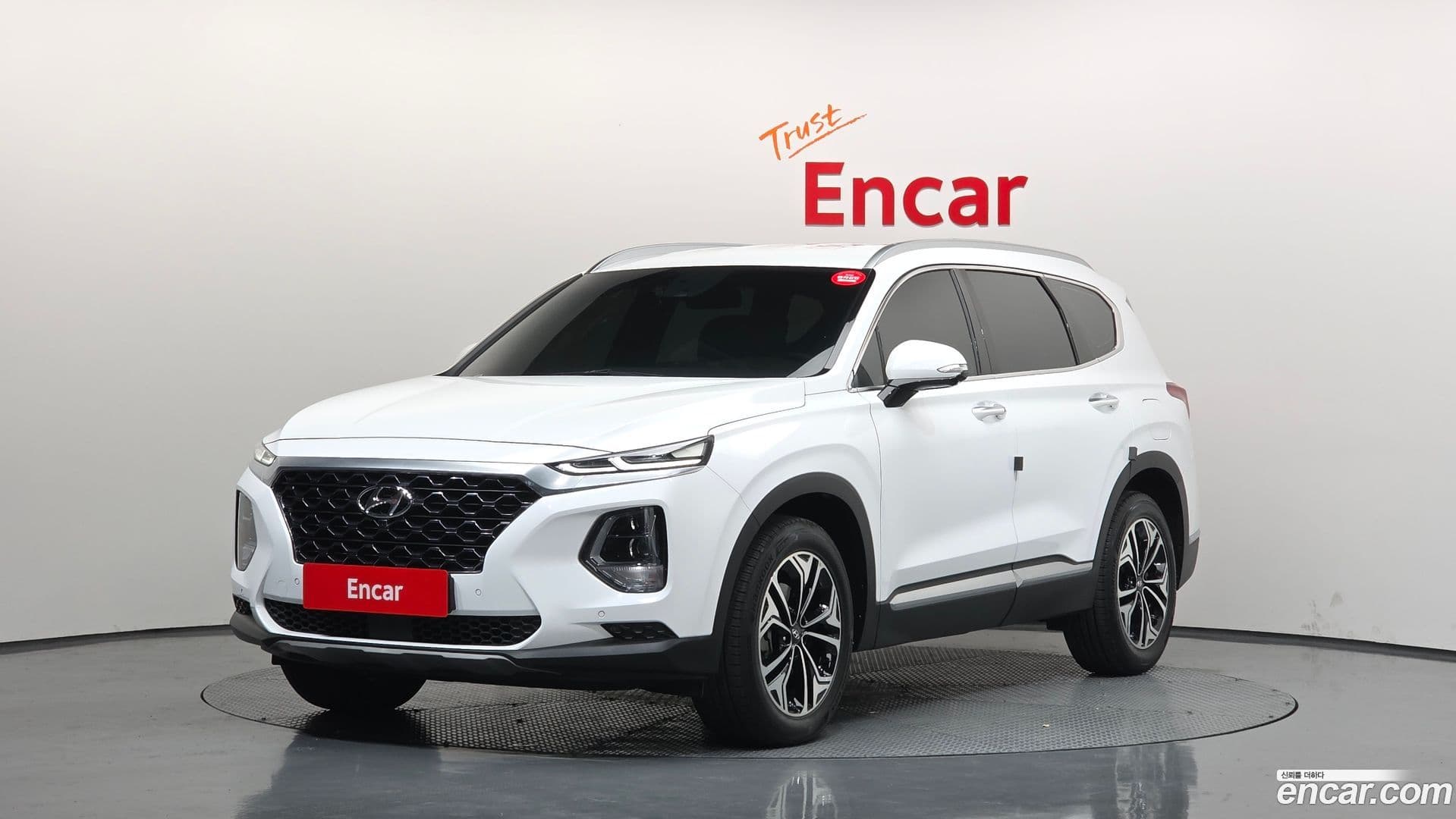 Main__Slider__Photo:Santafe Hyundai 2020.0-0