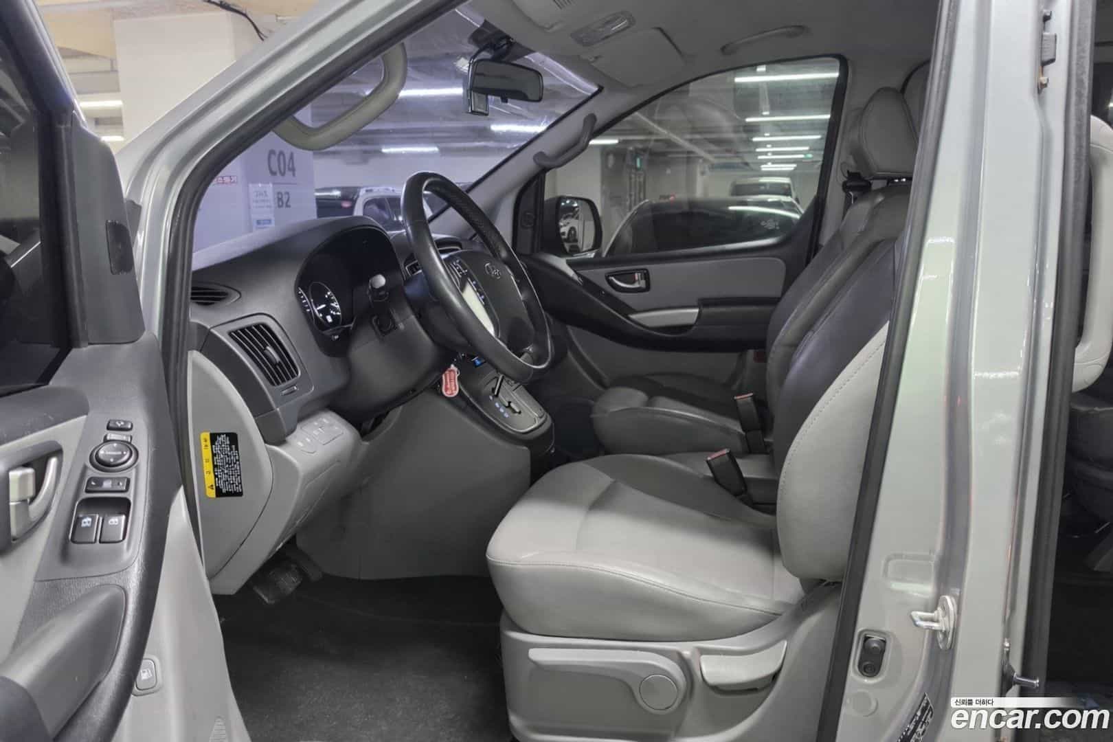 Starex Hyundai 2019.2-INNER-010