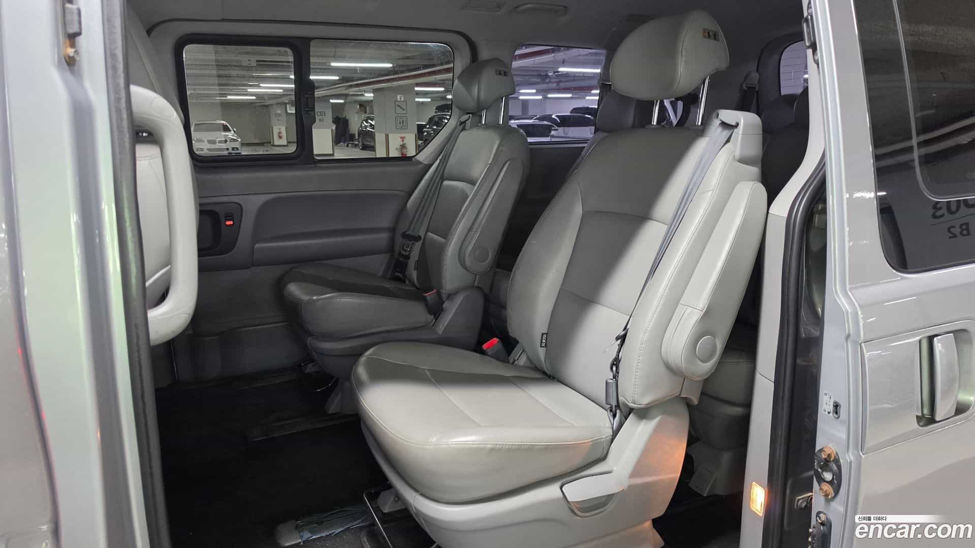 Starex Hyundai 2019.2-OPTION-015