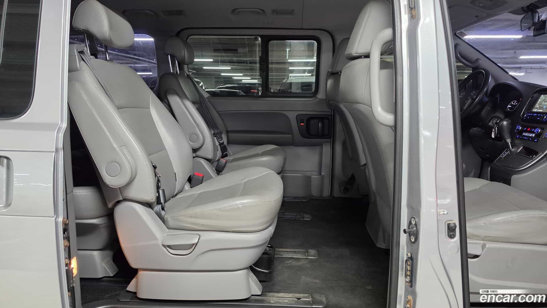 Starex Hyundai 2019.2-OPTION-017