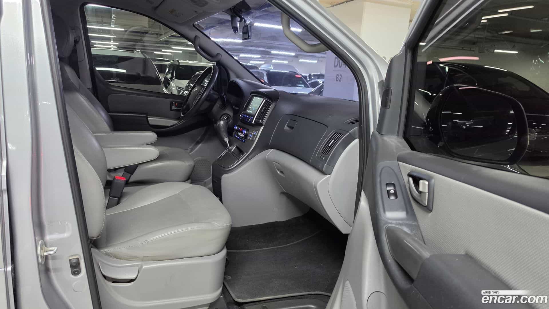 Starex Hyundai 2019.2-OPTION-018