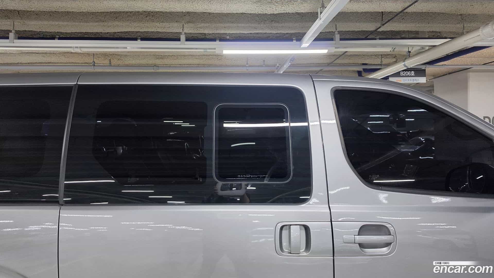 Starex Hyundai 2019.2-OPTION-020