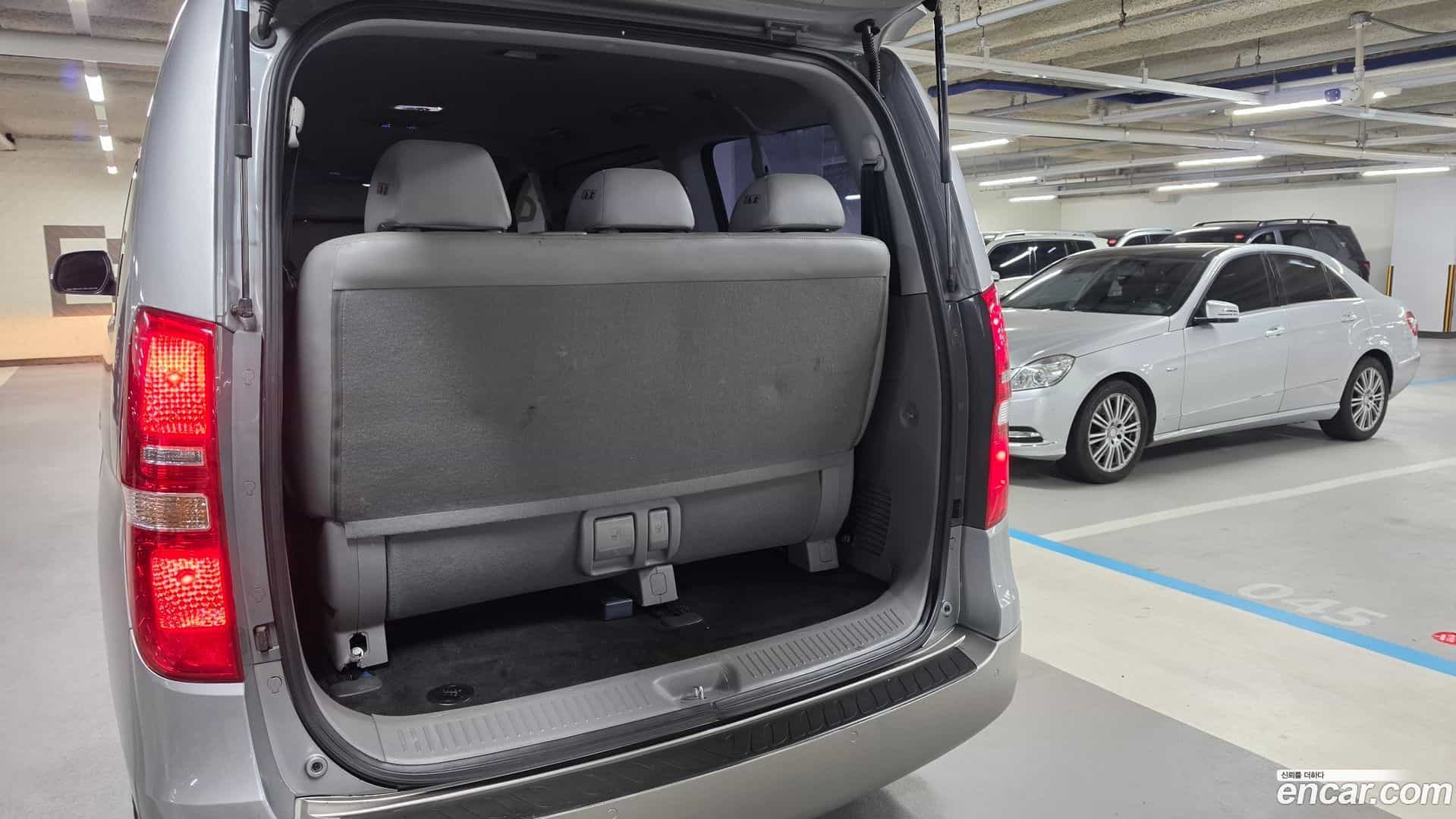 Starex Hyundai 2019.2-OPTION-024