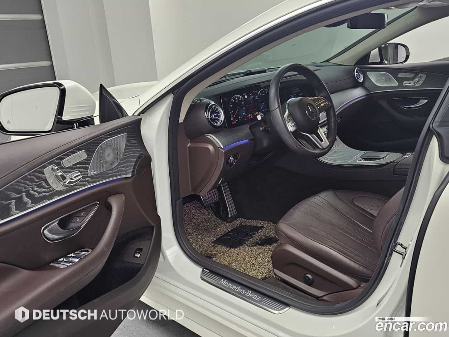 CLS-Class Mercedes-Benz 2021.2-INNER-008