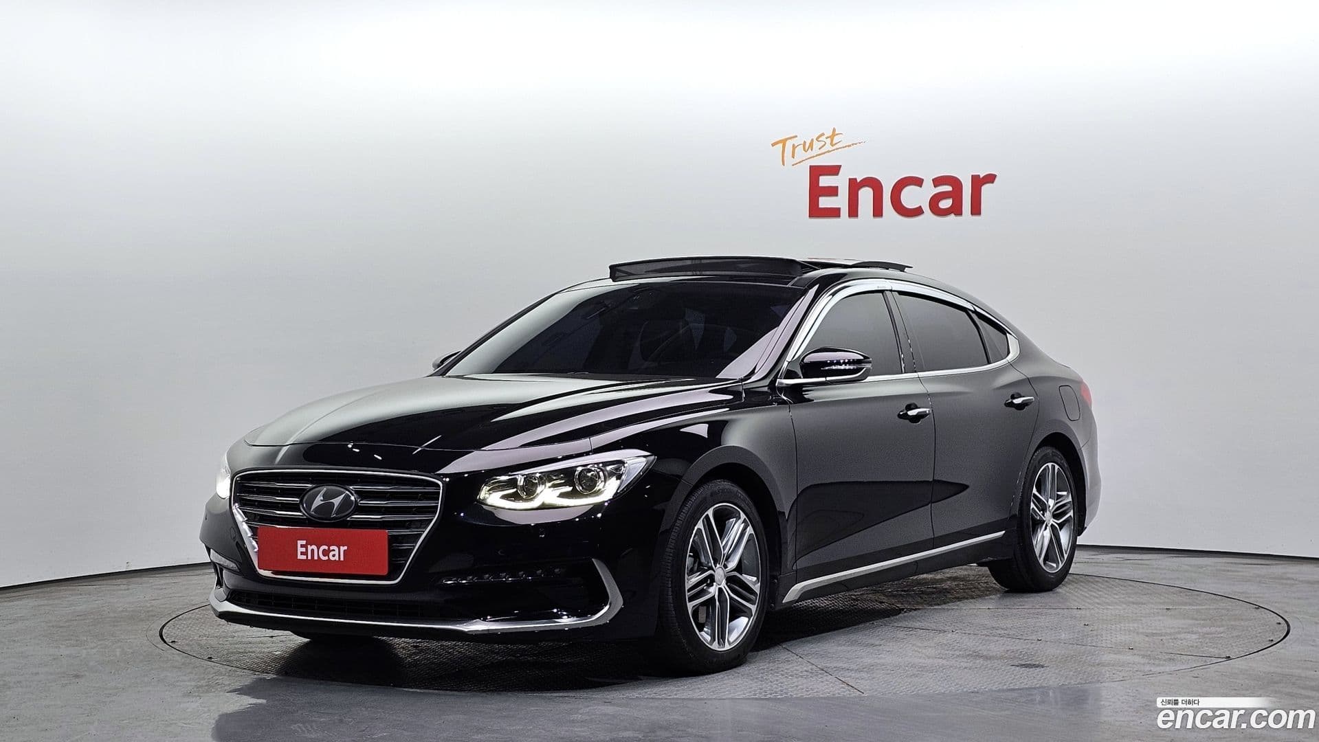 Main__Slider__Photo:Grandeur Hyundai 2019.4-0