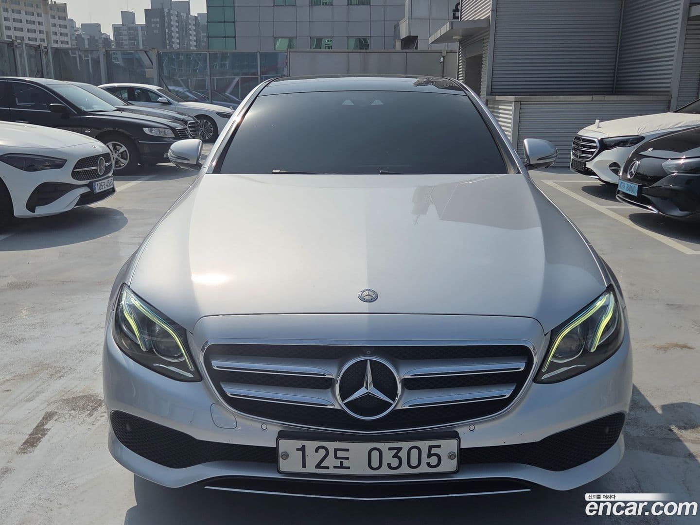 Main__Slider__Photo:E-Class Mercedes-Benz 2016.9-0