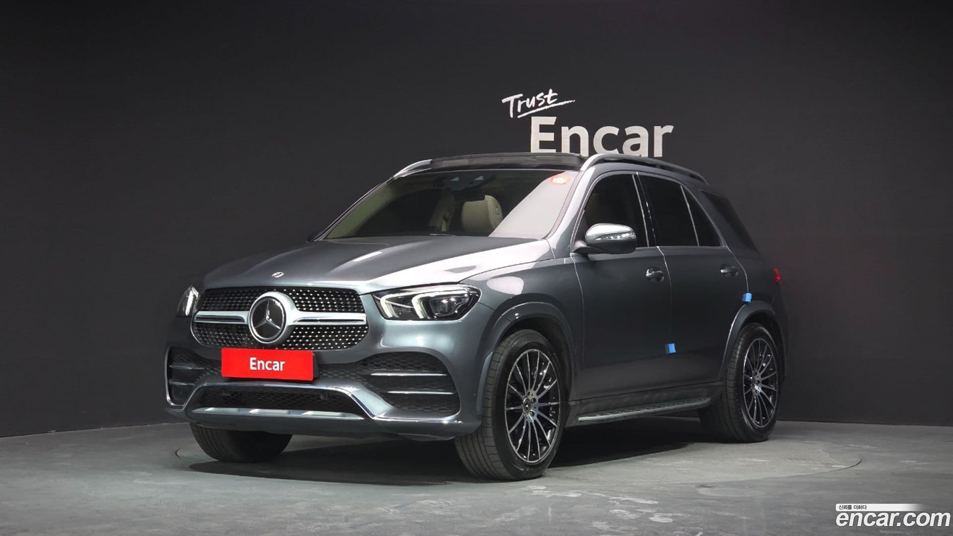 Main__Slider__Photo:GLE-Class Mercedes-Benz 2023.2-0