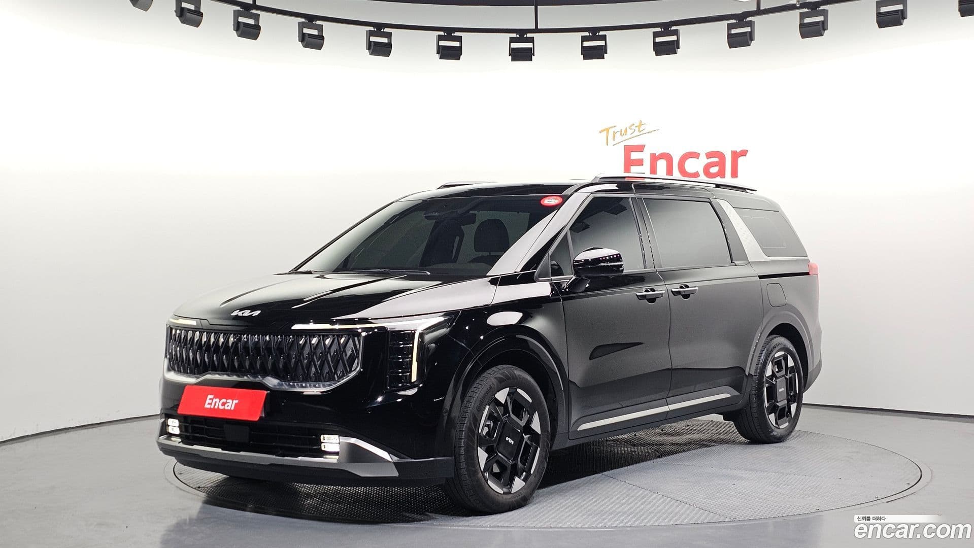 Main__Slider__Photo:Canival Kia 2025.3-0