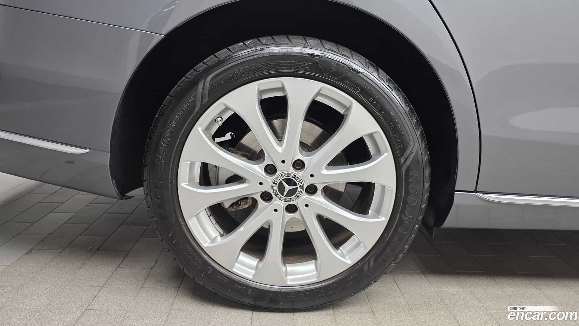 E-Class Mercedes-Benz 2017.10-OUTER-005