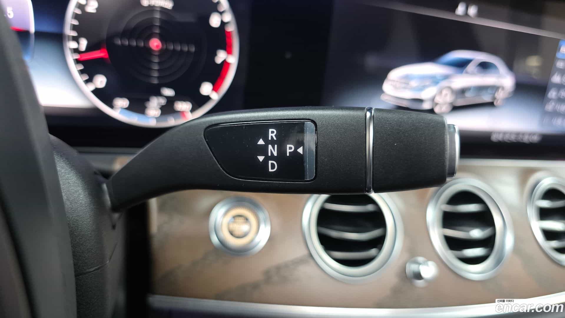E-Class Mercedes-Benz 2017.10-INNER-009
