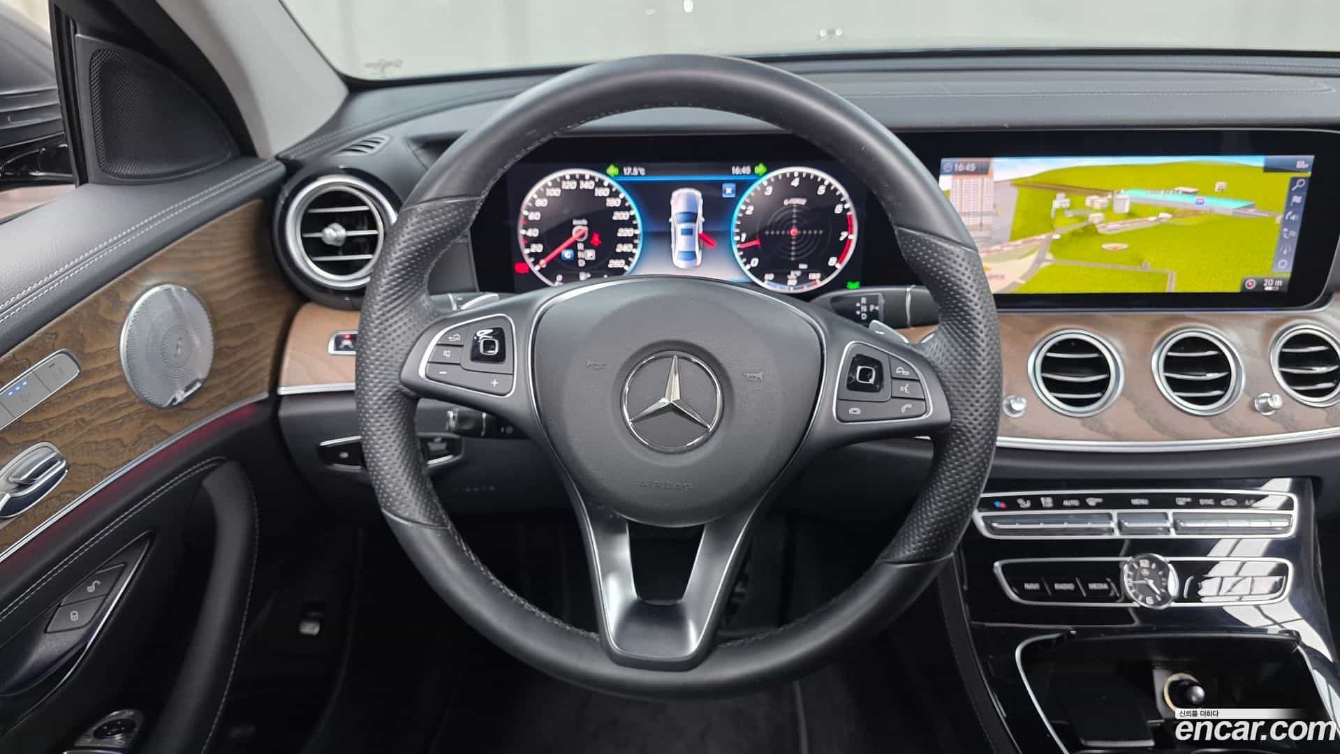 E-Class Mercedes-Benz 2017.10-OPTION-017