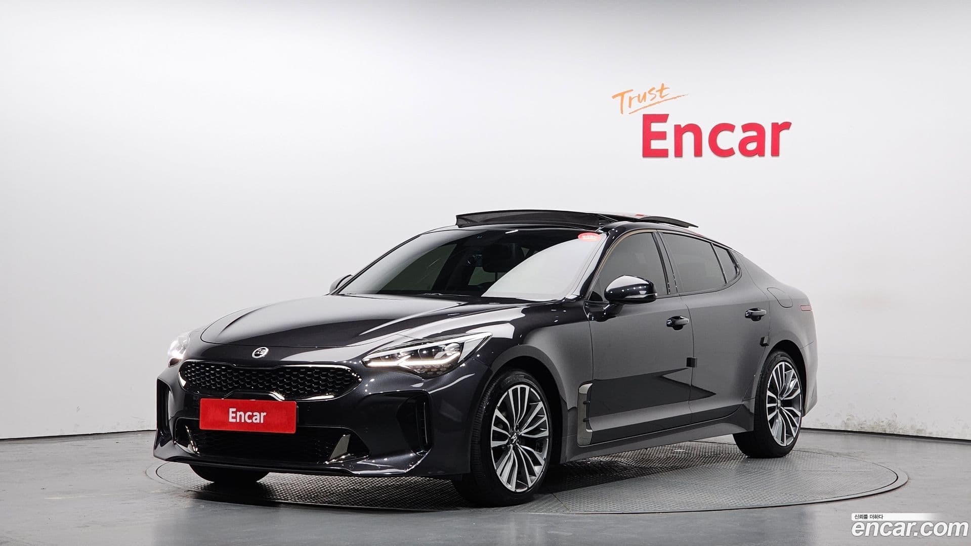 Main__Slider__Photo:Stinger Kia 2017.8-0