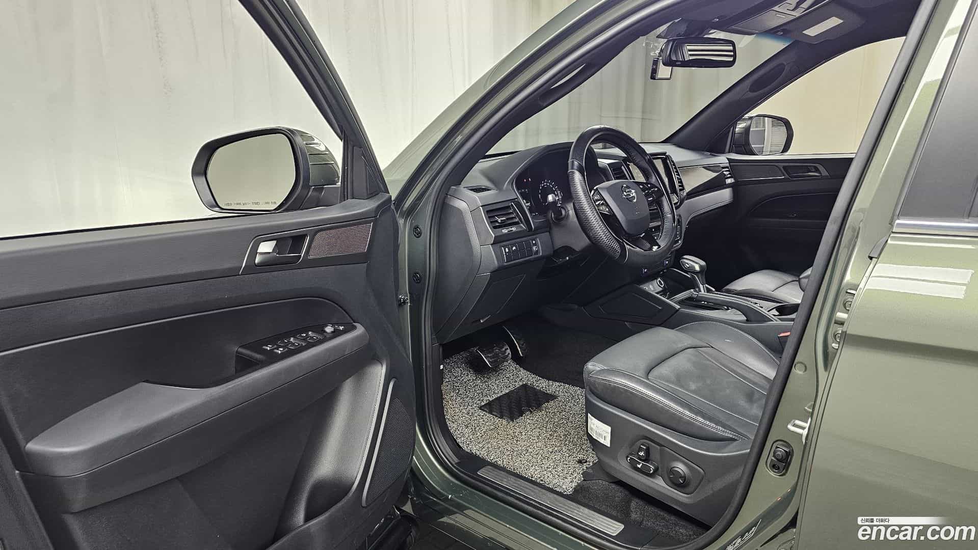 Rexton KG Mobility 2021.10-INNER-010