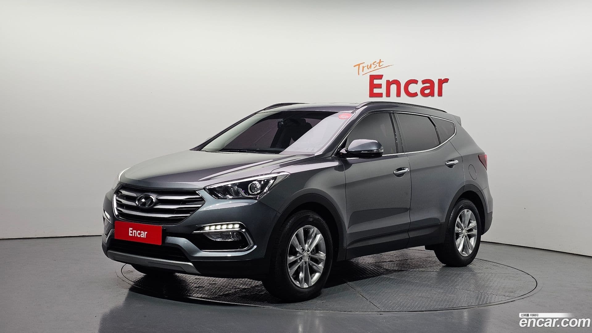 Main__Slider__Photo:Santafe Hyundai 2015.7-0
