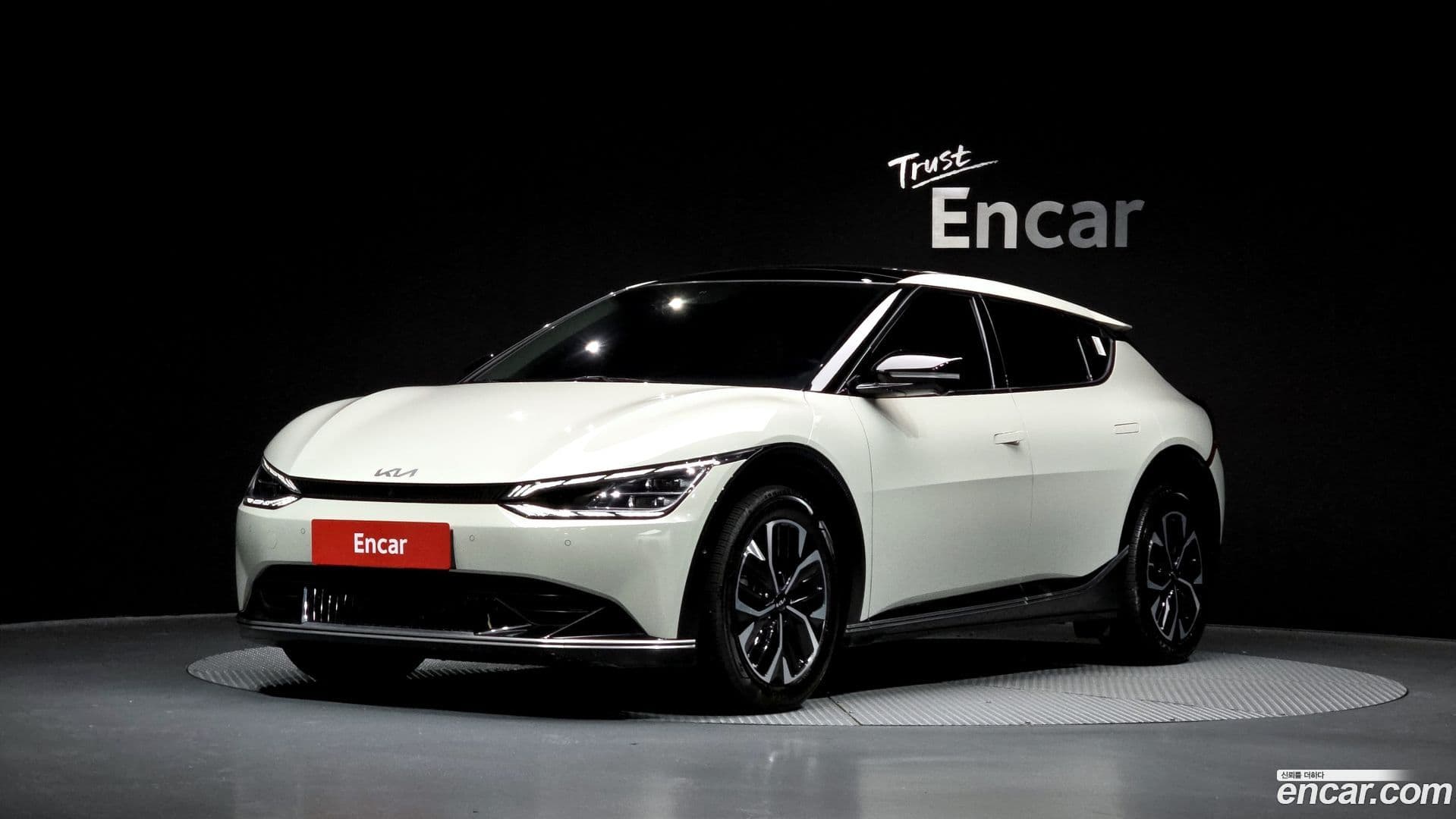 Main__Slider__Photo:EV6 Kia 2021.8-0