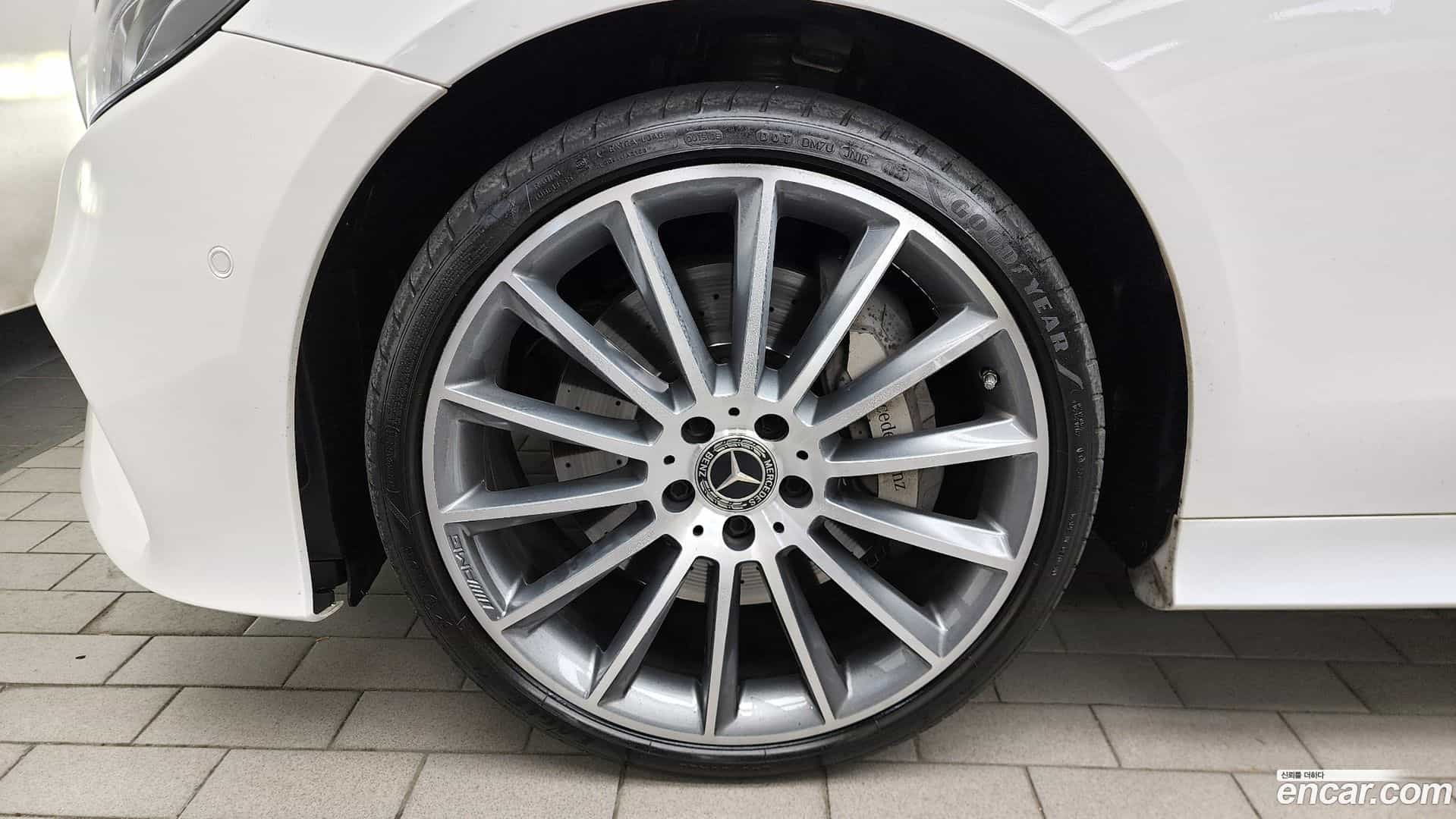 E-Class Mercedes-Benz 2020.2-OUTER-005