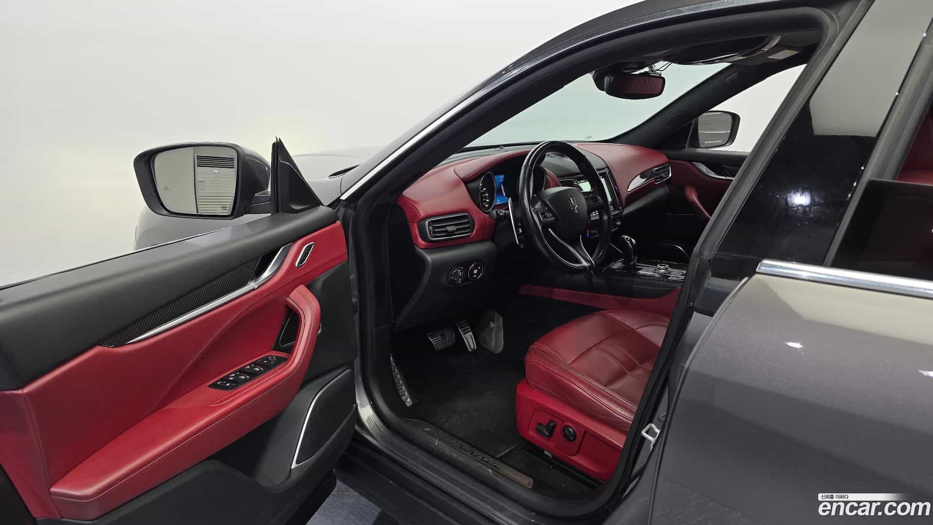 Levante Maserati 2018.9-INNER-010