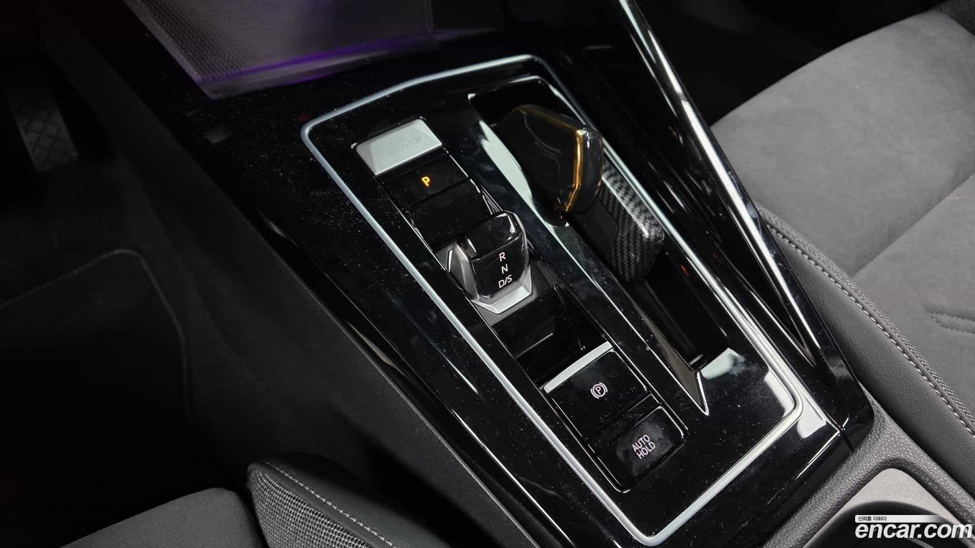 Golf Volkswagen 2025.5-INNER-009