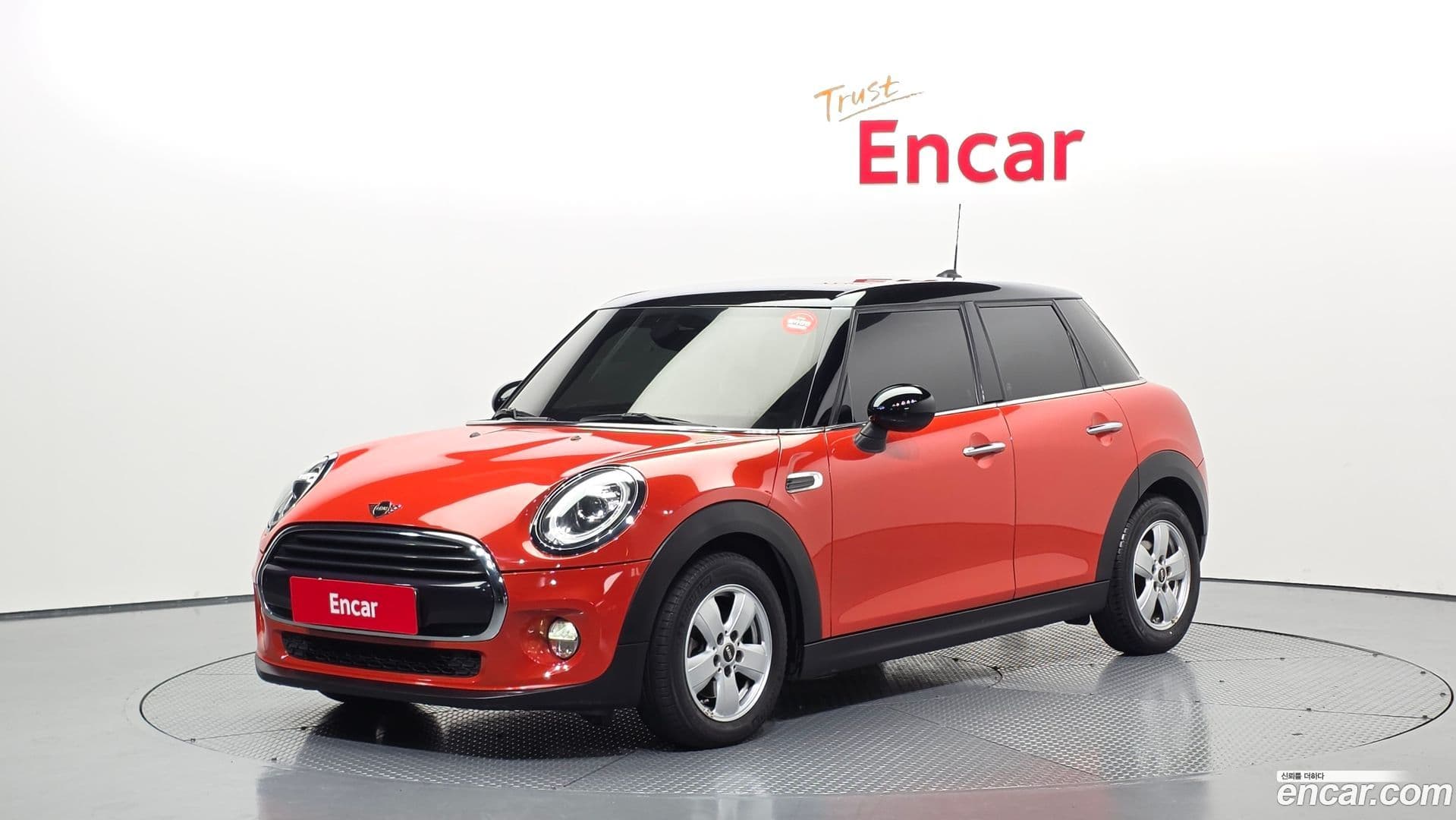 Main__Slider__Photo:Cooper Mini 2019.0-0