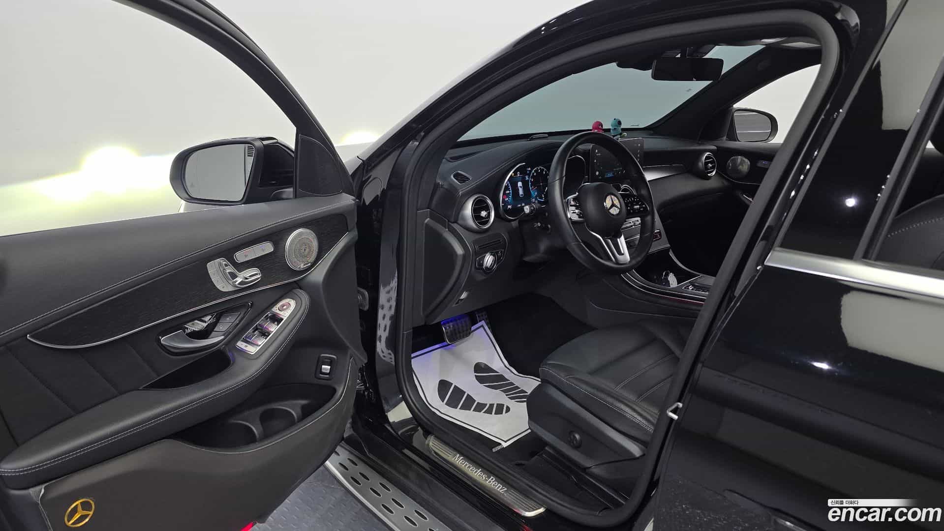 GLC-Class Mercedes-Benz 2023.3-INNER-010