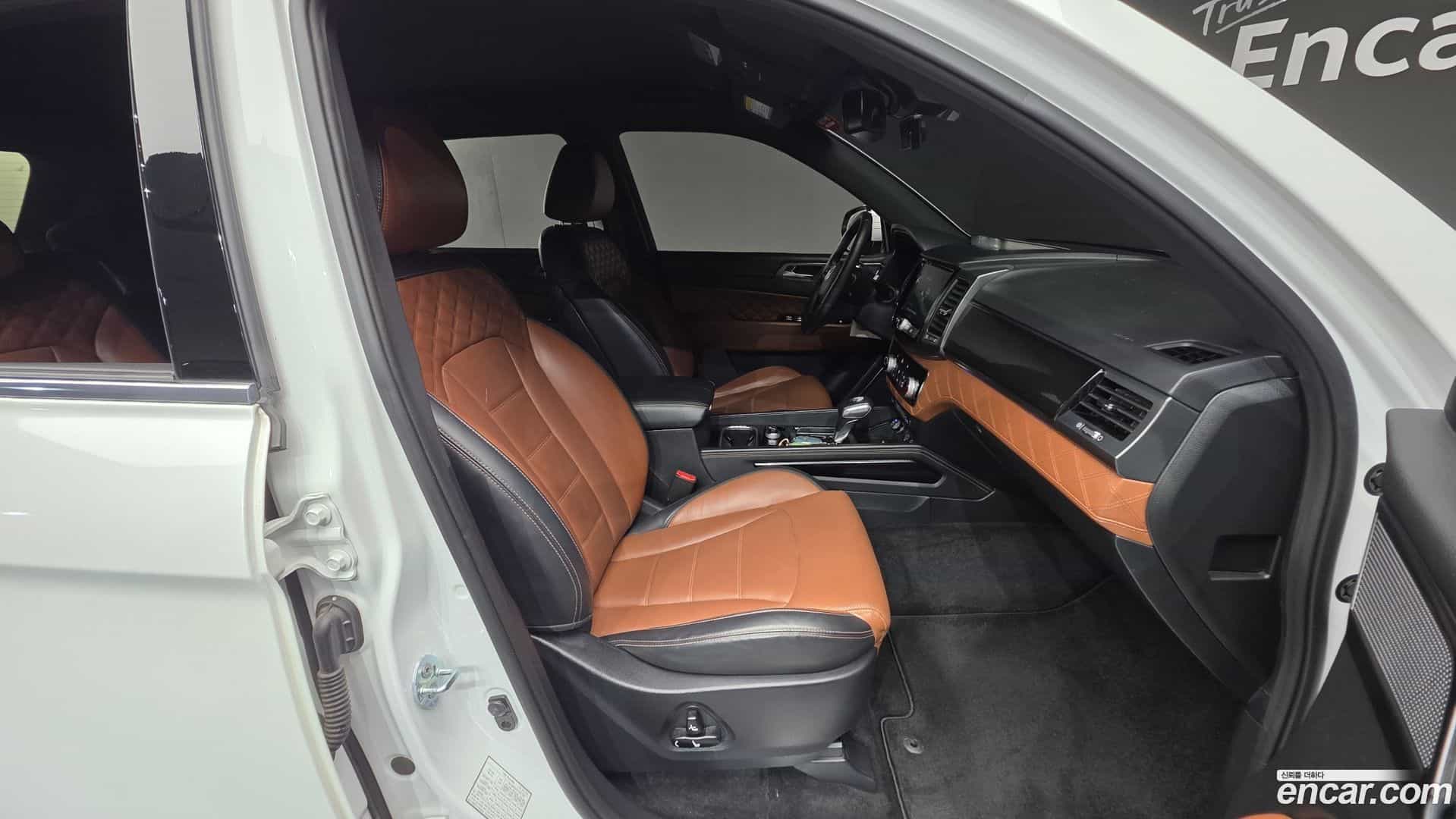 Rexton KG Mobility 2020.6-INNER-010