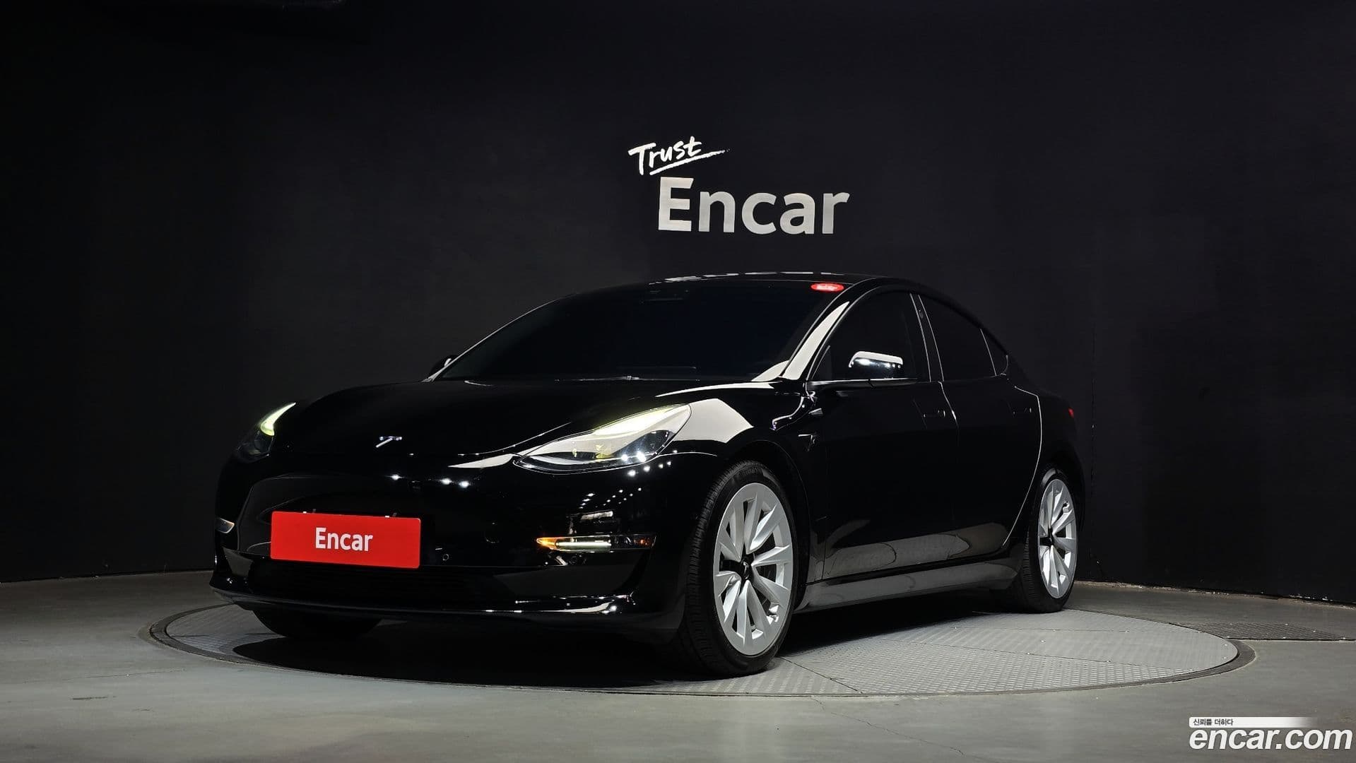 Main__Slider__Photo:Model 3 Tesla 2022.4-0